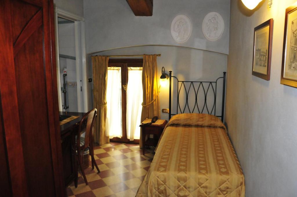 Hotel Della Robbia Firenze Værelse billede