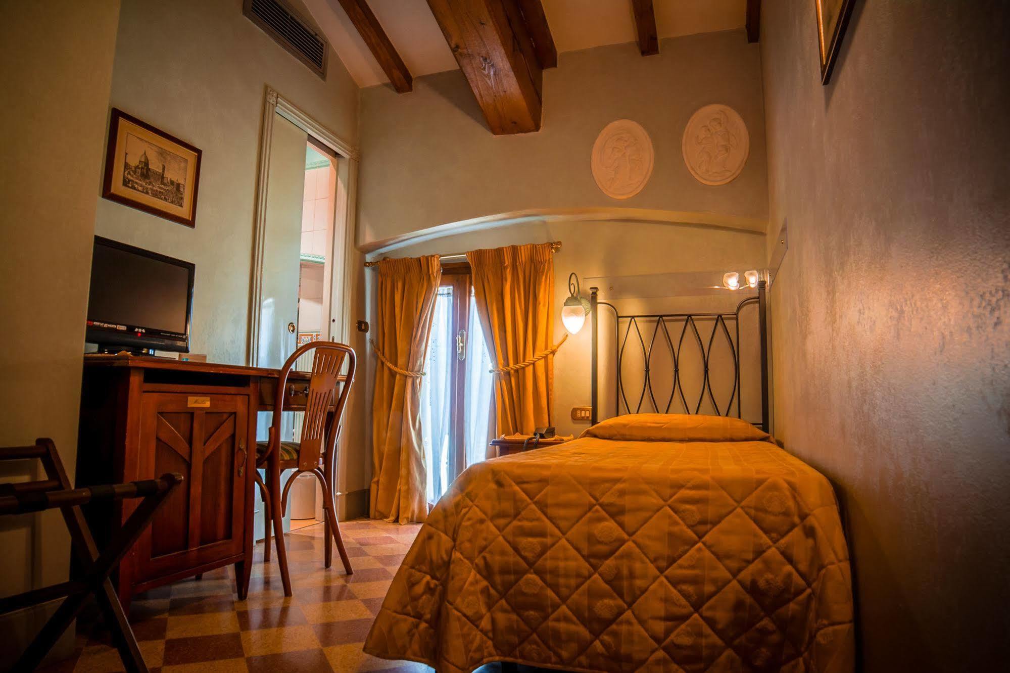 Hotel Della Robbia Firenze Eksteriør billede